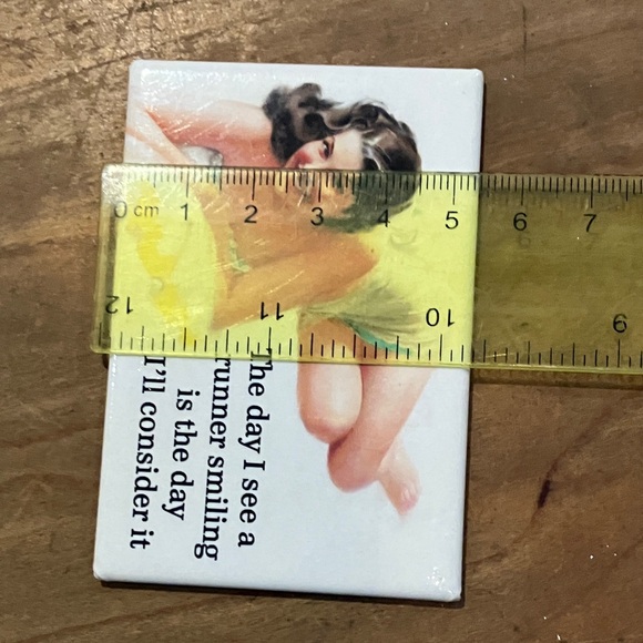 Magnet - Retro / Vintage Style kitchen fridge magnet with boudoir image - Picture 7 of 9